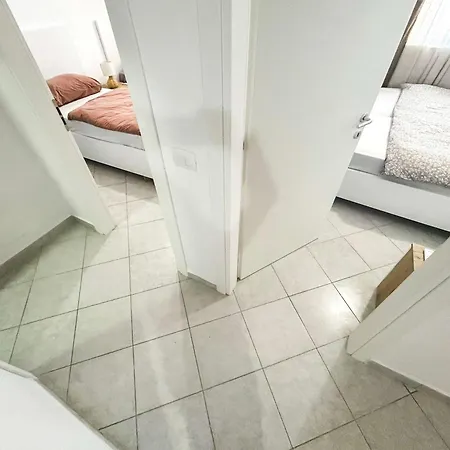 Golden Wave Escape H27