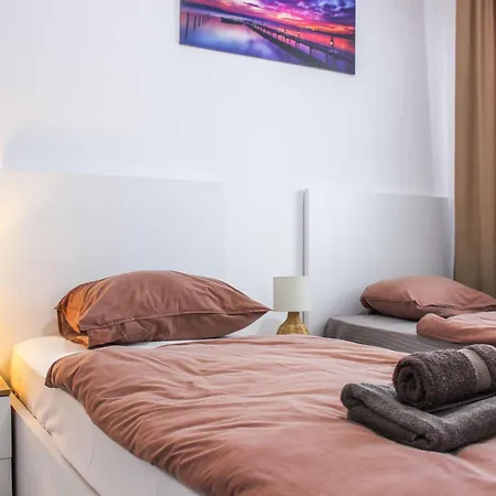 Golden Wave Escape H27 Apartamento *