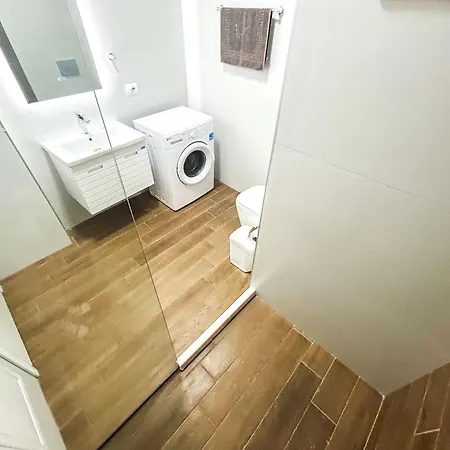 Golden Wave Escape H27 * Durrës