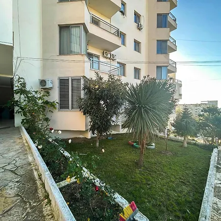 Golden Wave Escape H27 Apartamento *