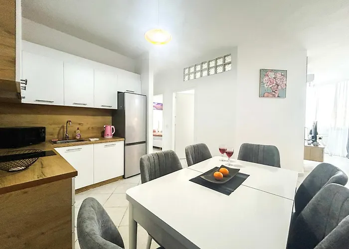 Golden Wave Escape H27 Durrës