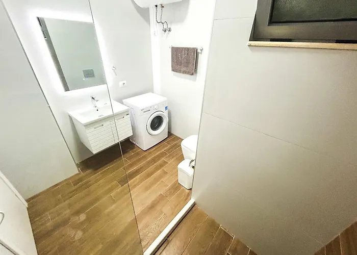 Golden Wave Escape H27 * Durrës