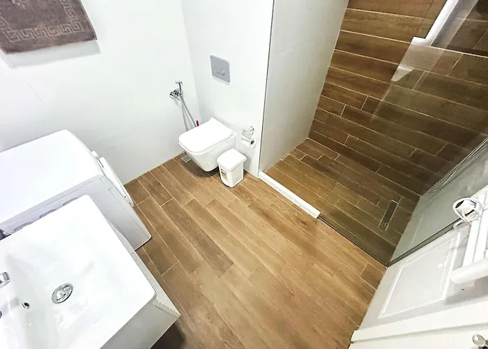 Golden Wave Escape H27 * Durrës